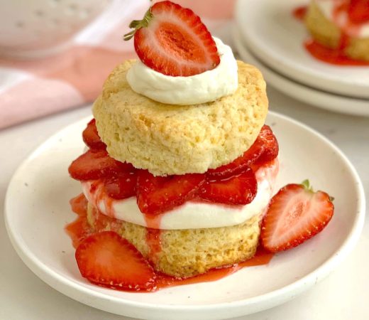 strawberry-shortcake-mc-1x1-230511 strawberry-shortcake-mc-1x1-230511